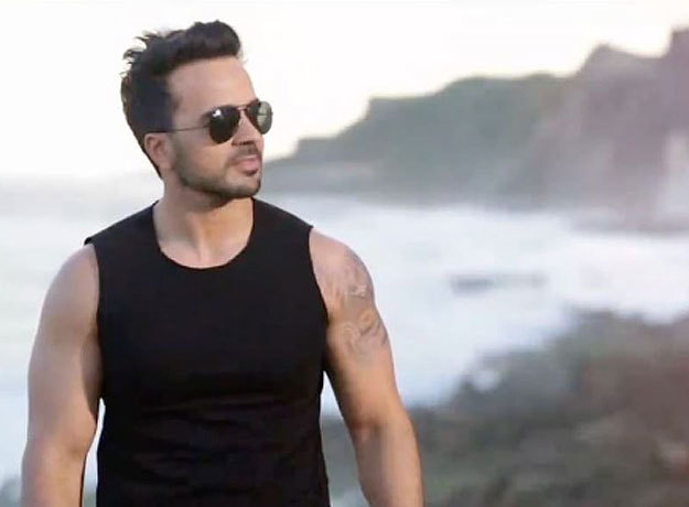 Luis Fonsi ai Wind Music Awards 2017: Despacito è multiplatino!