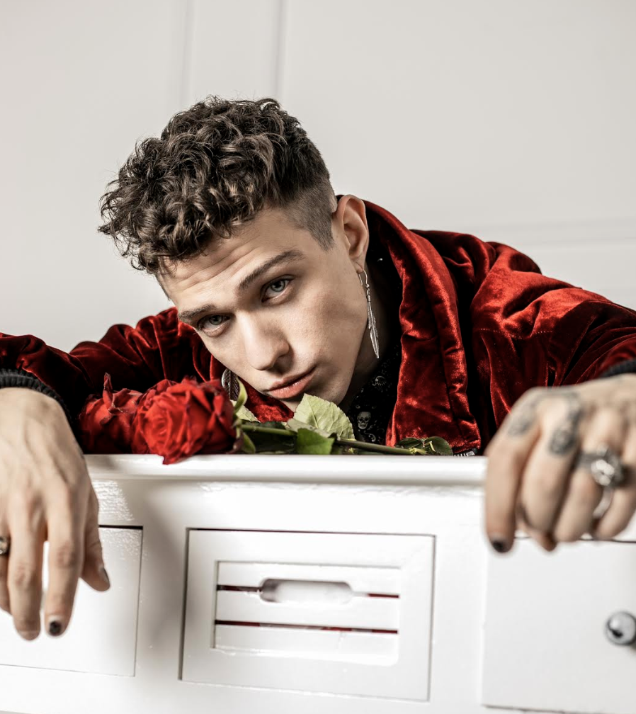 Disco di Platino per Irama: la scalata al successo del giovane cantautore