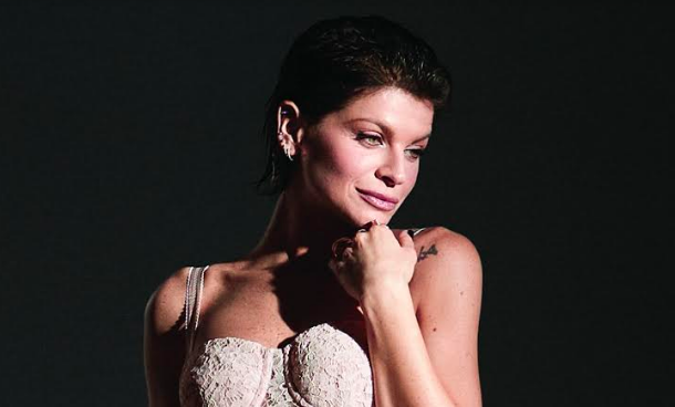 Alessandra Amoroso torna con due nuovi brani e una performance live