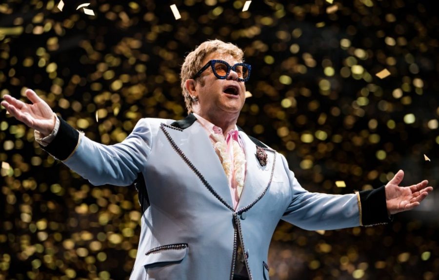 Elton John annuncia l’ultimo tour e l’ultimo concerto in Italia nel 2022