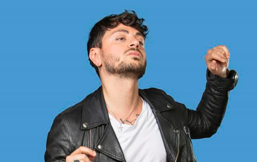Virginio: nuovo singolo e la campagna per l’artrite psoriasica
