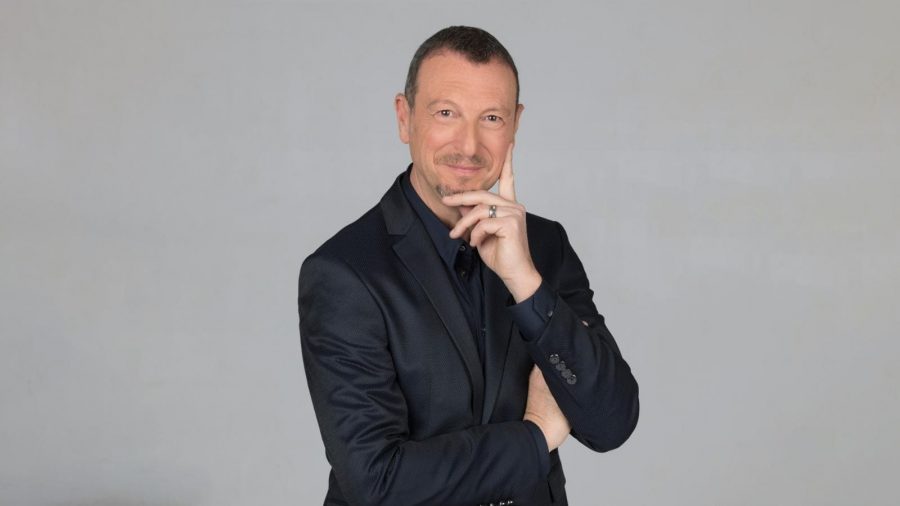 “Arena ‘60 ‘70 ‘80 e…‘90!”: Amadeus torna al timone dello show