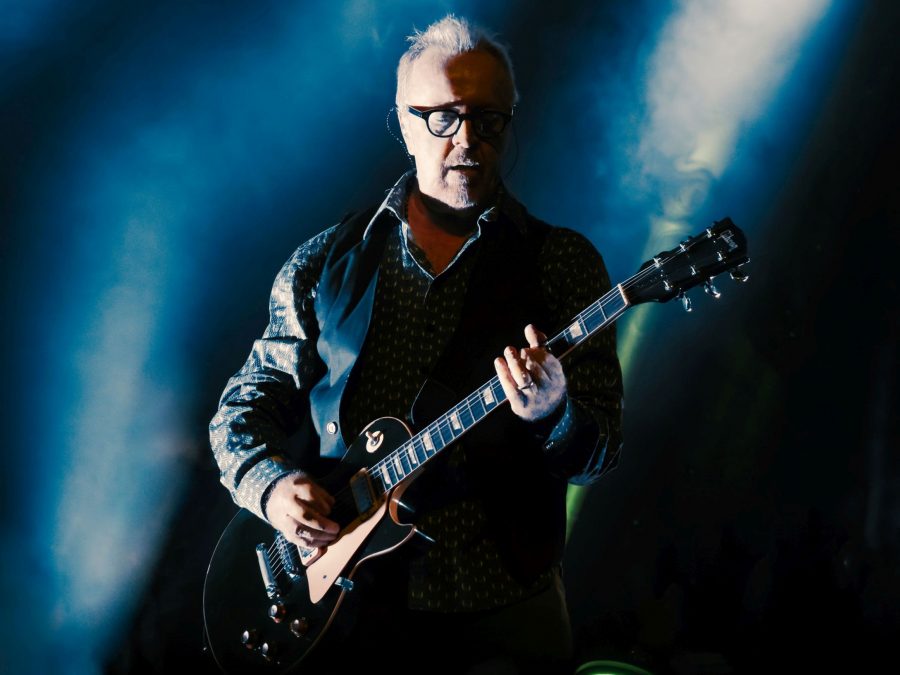 Umberto Tozzi: successi e curiosità svelate al concerto di Roma