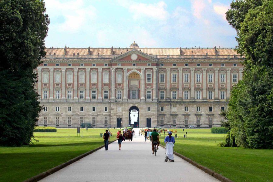 Reggia di Caserta: la visita a bordo di un treno d’epoca